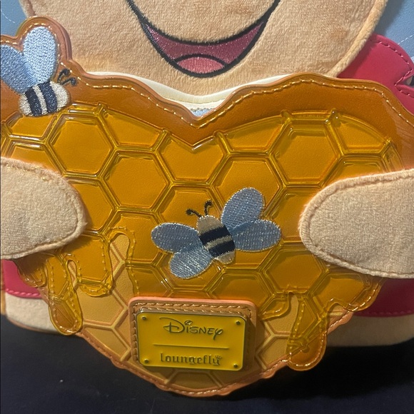 Loungefly Disney WINNIE THE POOH Honey Pot Heart Scented Bag/Backpack NEW - Picture 2 of 6